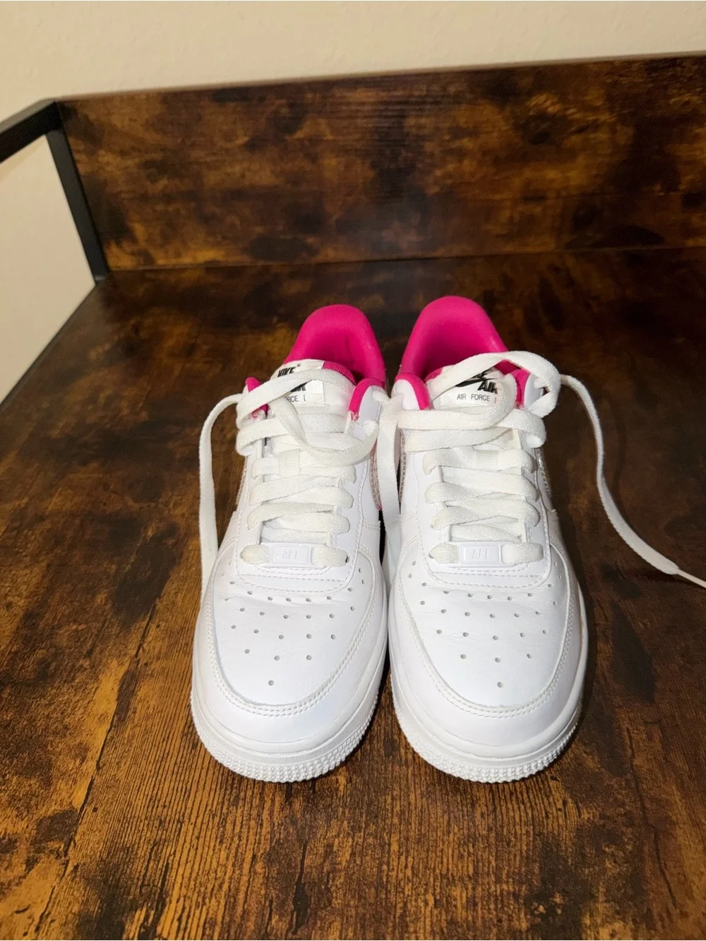 Nike Kids White & Hot Pink Low-Top Sneakers